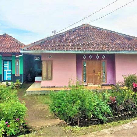 Villa Lembang Bunda Cikareumbi Exterior photo