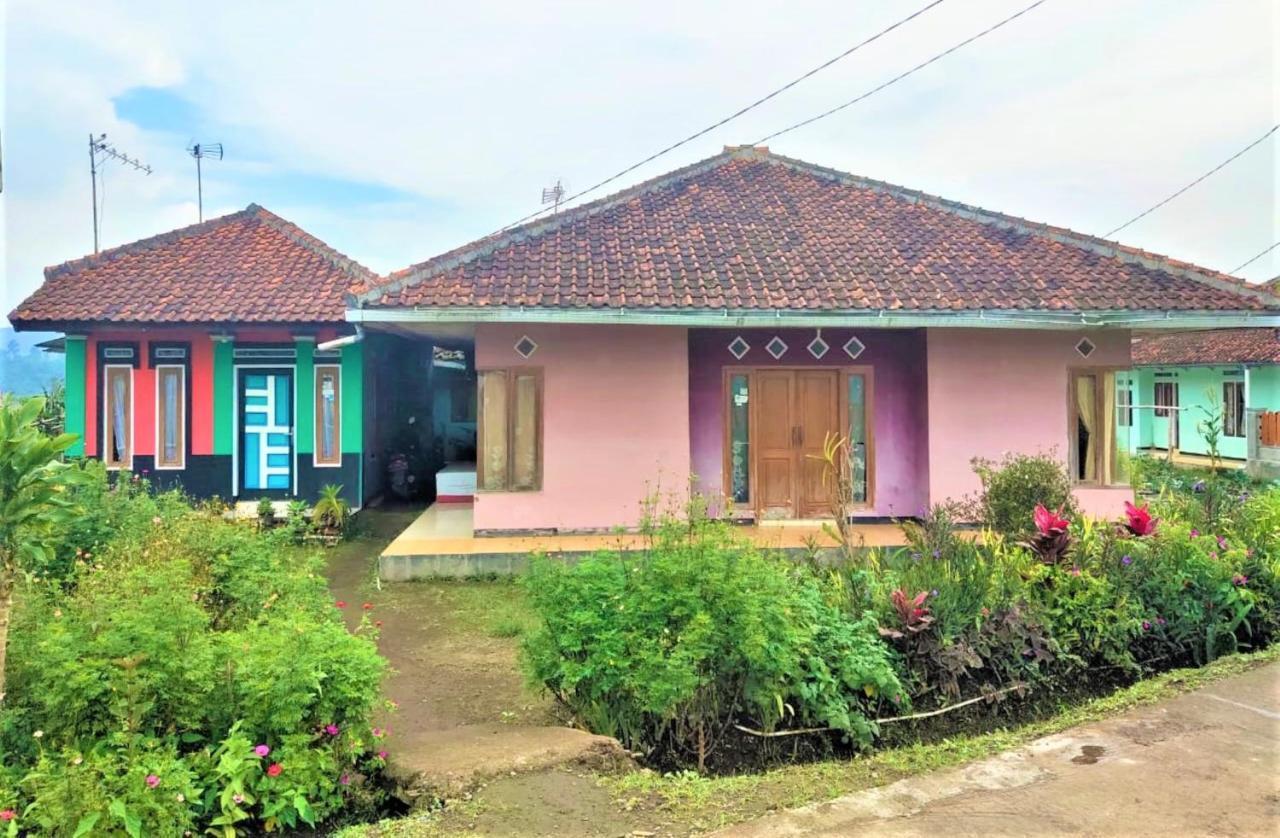 Villa Lembang Bunda Cikareumbi Exterior photo