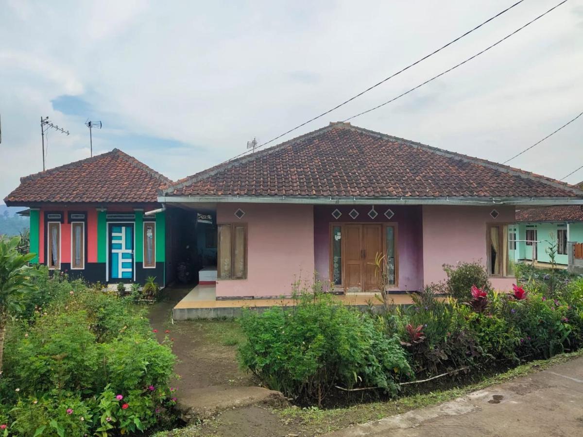 Villa Lembang Bunda Cikareumbi Exterior photo